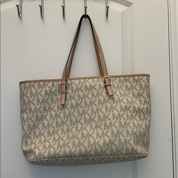 Michael Kors canvas print bag - Picture 2 of 5